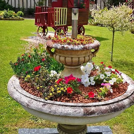 La Cour Du Puits, Earl Grey Bed & Breakfast 3*