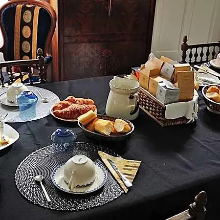 La Cour Du Puits, Earl Grey Bed & Breakfast 3*